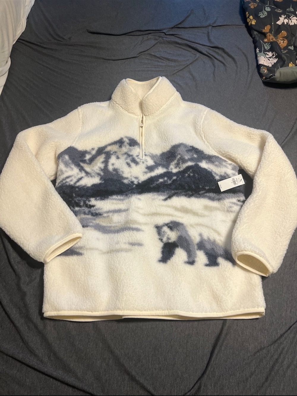 Old Navy Cream Fleece Pullover with Gray Scenic Bear Print
